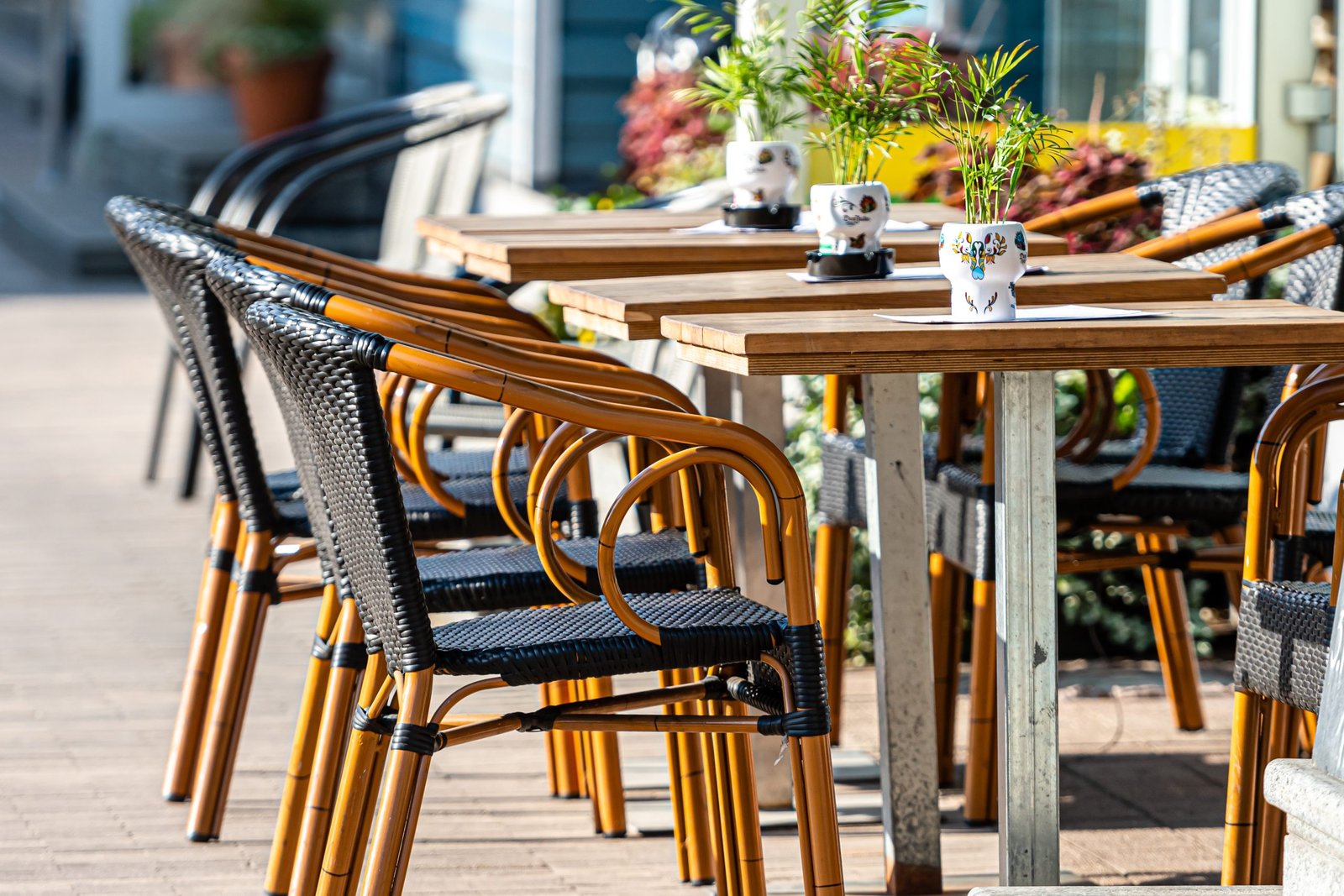 Outdoor Dining & Regulations: Navigating Municipalities