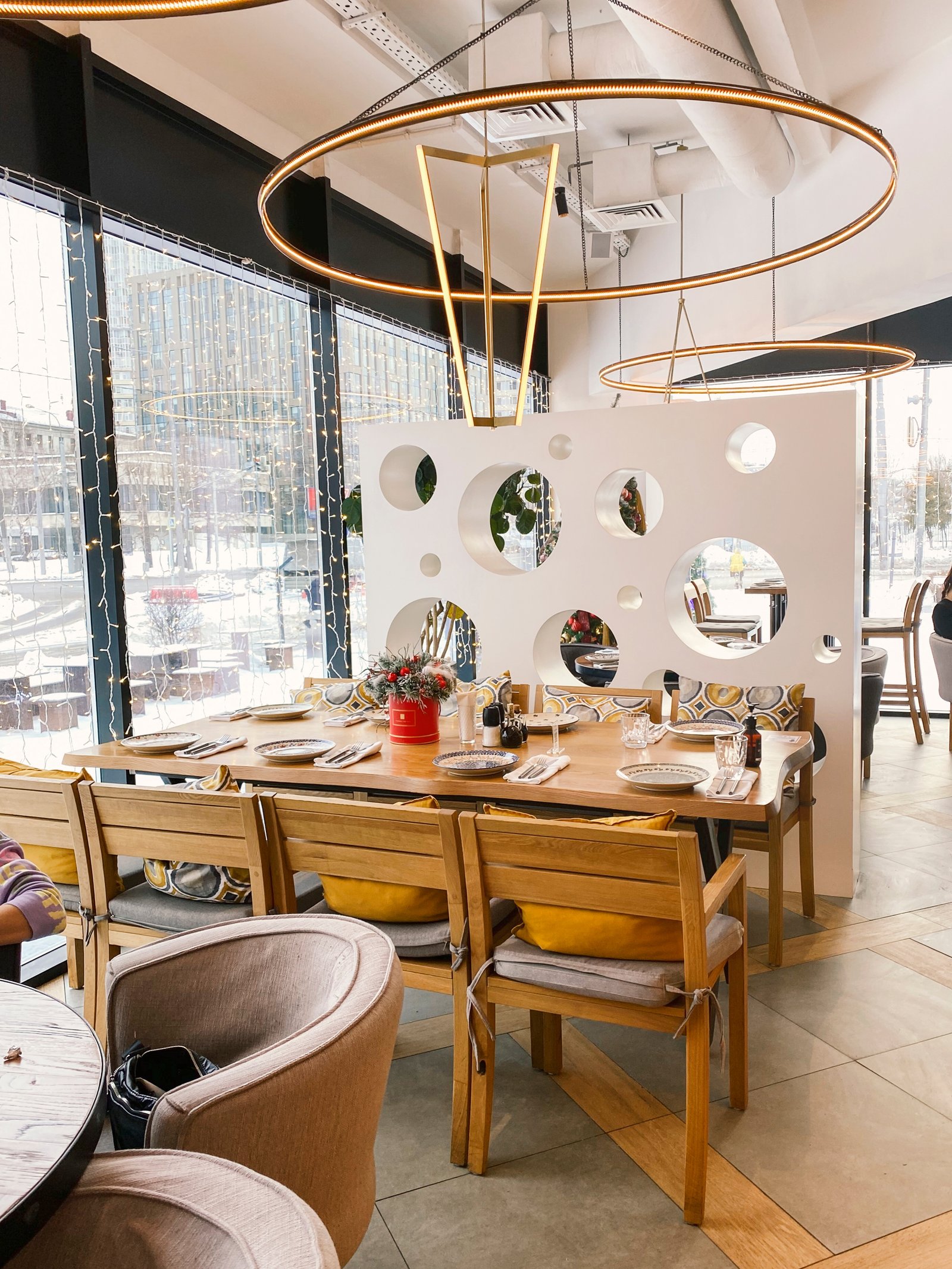 modern-cafe-interior-with-chairs-windows-and-big-2023-11-27-05-01-59-utc