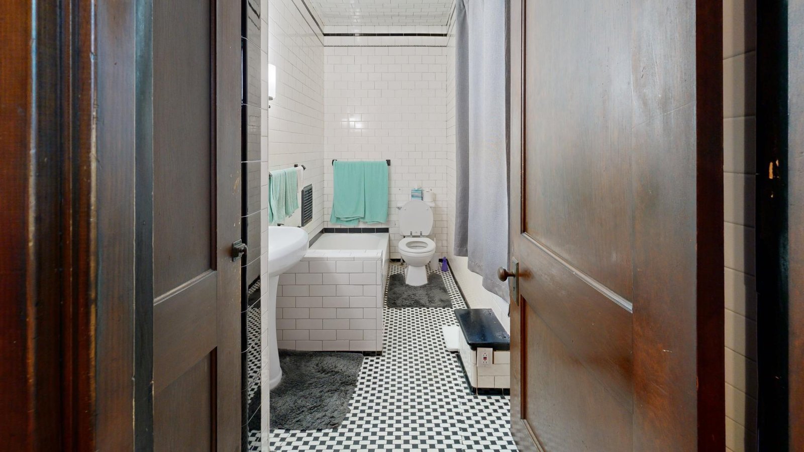 163-Little-Deer-Creek-Rd-Bathroom