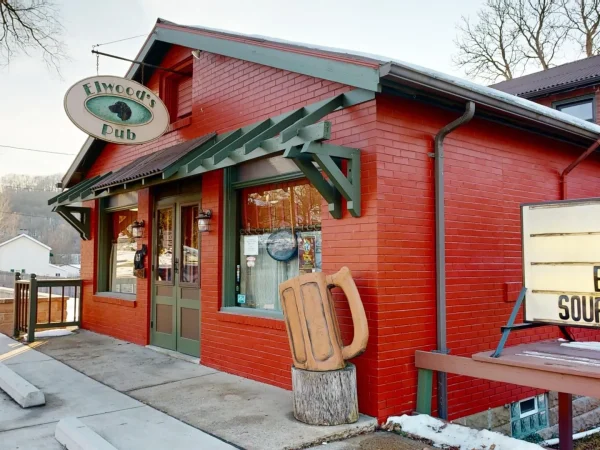 Elwood’s Pub